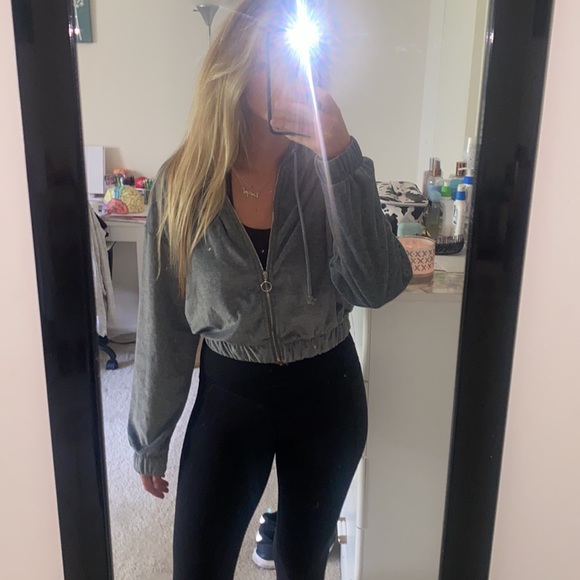 Velvet cropped zip up - Picture 6 of 6